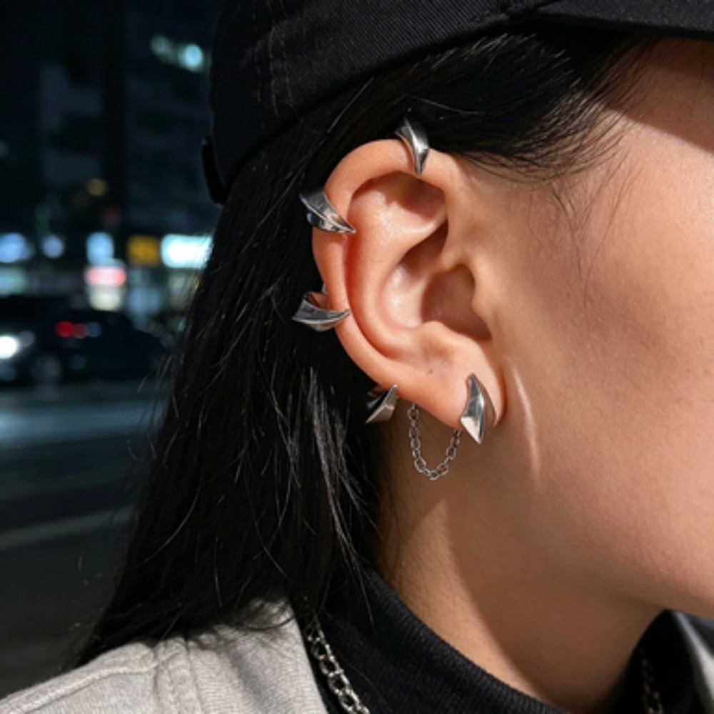 Street Fashion Earrings - Dark Demon Sharp Teeth Ear Clip,