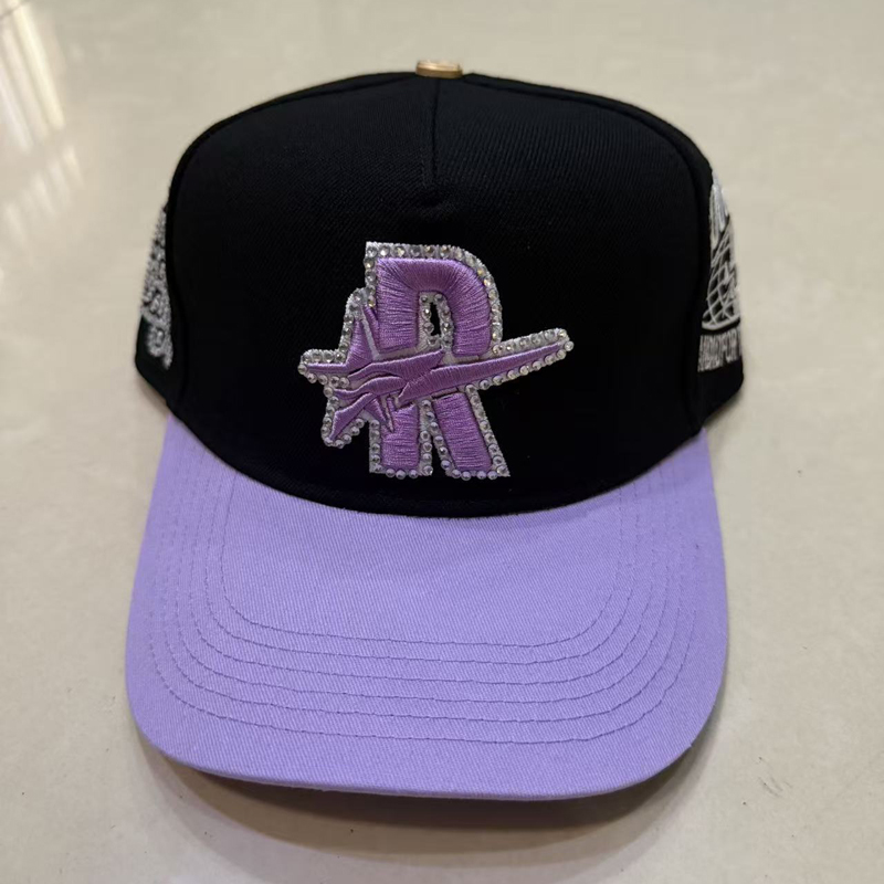 Contrast Brim 3D Embroidered R - Baseball Cap Fitted recension och pris