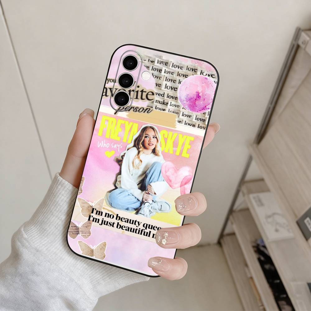F-Freya Skye Singer Phone Case - Street Fashion Official recension och pris